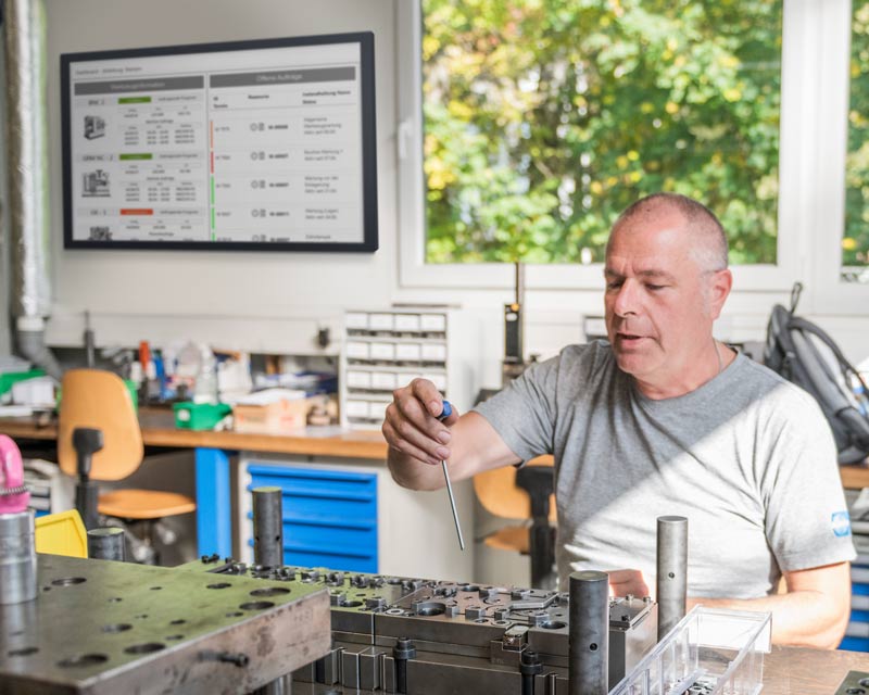 Werkzeugbau ist immer perfekt informiert, welches Werkzeug wann und wo benötigt wird